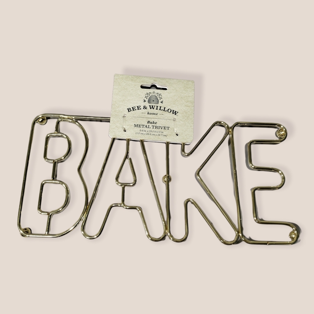 NWT Bee & Willow gold metal wire BAKE trivet